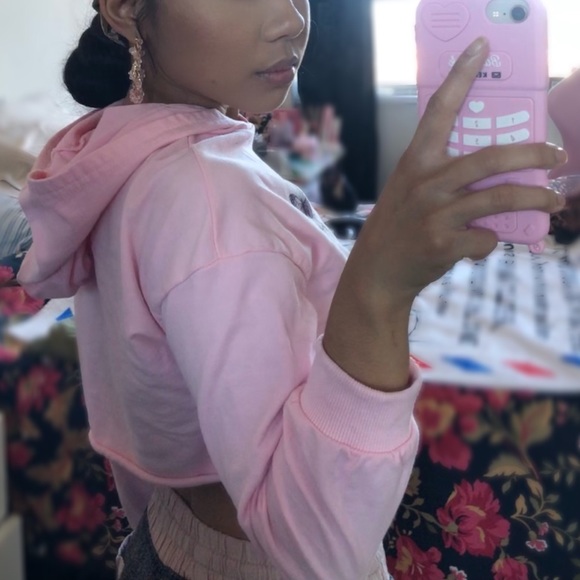 Adorable Butterfly Cropped Sweater π¦π - Picture 2 of 4